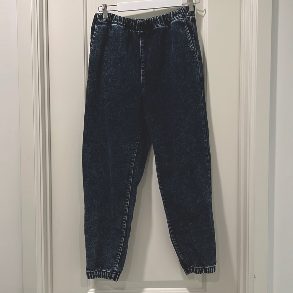 Madewell denim jogger barely worn. Run a little large. Super comfy!